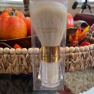 Pheromone Gold Dust - Dusting Powder Brush